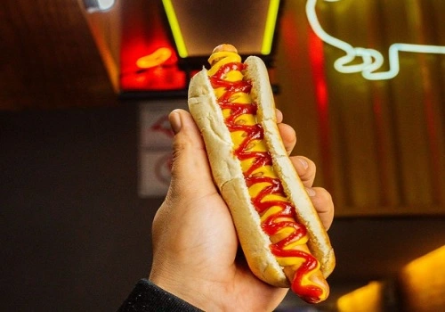 imagem de divulgação do cachorro-quente da casa The Dog Haüs