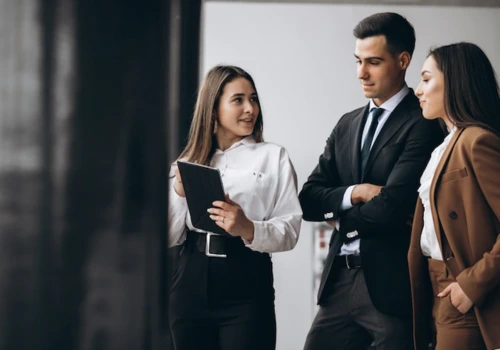 Você é recém-formado? LinkedIn lista áreas e habilidades em alta ( Imagem: Freepik)