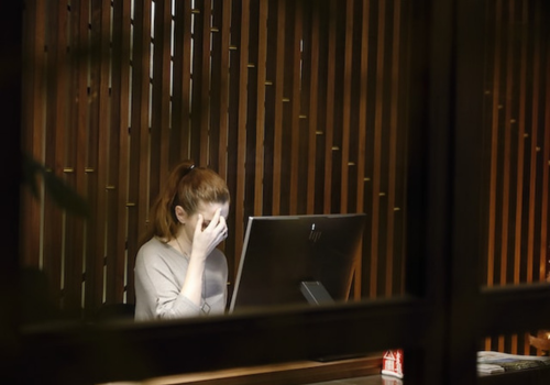 Entenda como pensamentos intrusivos podem afetar sua carreira