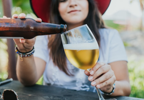 Veja o que acontece quando você toma uma lata de cerveja toda noite