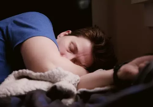 Tirar um cochilo é benéfico ou não para a saúde?