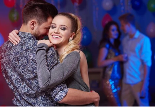 Aplicativos de cantadas para usar na balada ( Imagem: Freepik)