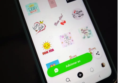 Aplicativo de figurinhas de bom-dia no celular ( Imagem: Reprodução)