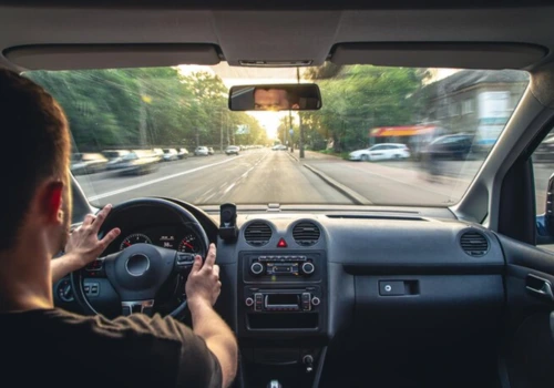 Como saber se tomou uma multa de trânsito? Confira esse app! ( Imagem: Freepik)